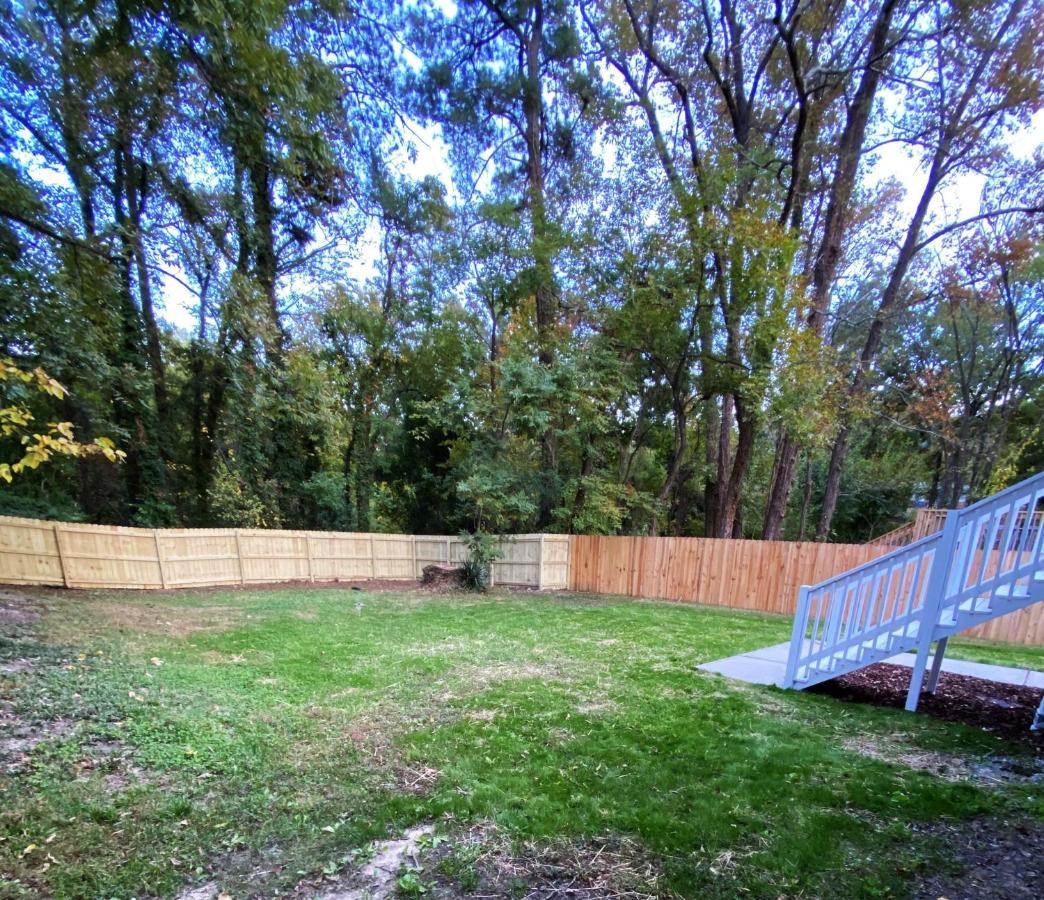 Holiday home Modern 3-bedroom, Big Fence Yard, Pets Free Durham