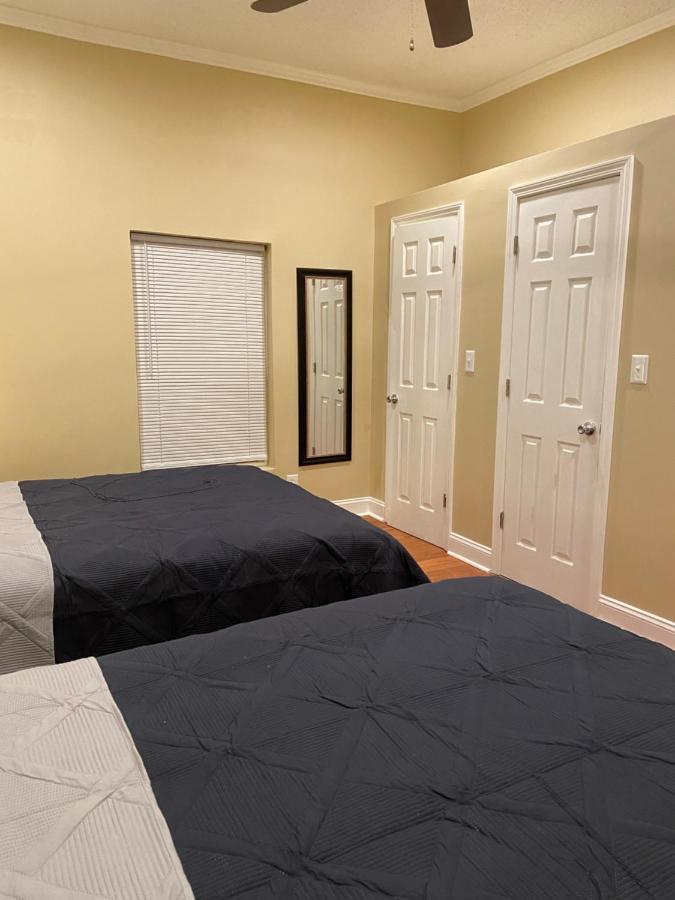 Modern 3-bedroom, Big Fence Yard, Pets Free *