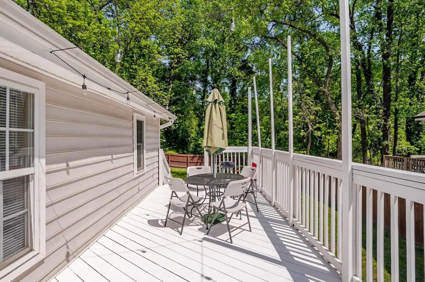 Modern 3-bedroom, Big Fence Yard, Pets Free Holiday home